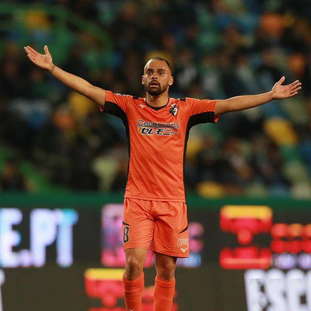 安卓版-冲刺阶段葡超传出新动向；皇家社会门线救险；管理层表态——管理层满意；阵容厚度经受考验(20岁葡超转会英超)